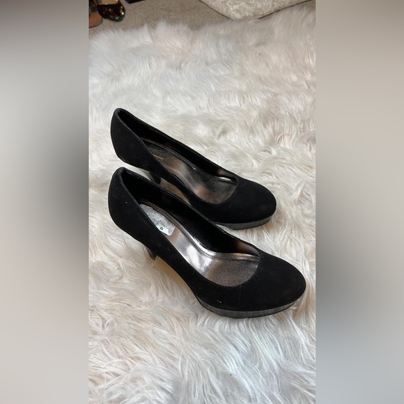 Kenneth Cole Unlisted FILE SYSTEM Pumps - Grey Black HEELS - Picture 5 of 10